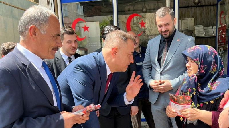  Şükrü Yılmaz'a büyük ilgi... Gaziantep'te Yeniden Refah sesleri...