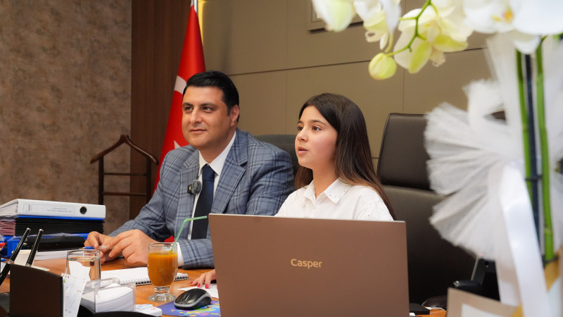 BAŞKAN YILMAZ, GÖREVİ ECRİN NAZ ATAR’A DEVRETTİ