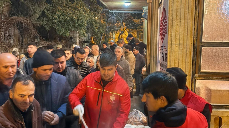 Miraç Kandilinde Gaziantep Vakıflar Bölge Müdürlüğünden Vatandaşlara Salep İkramı