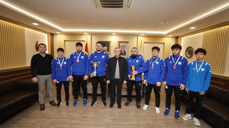 ŞAHİNBEY’İN ŞAMPİYON GÜREŞÇİLERİNDEN BÜYÜK BAŞARI