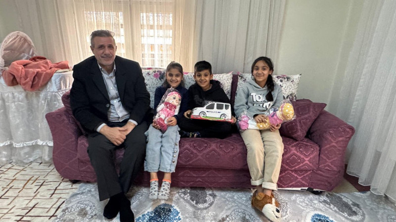 İRFAN ÇELİKASLAN: “GAZİANTEP’İN HER SOKAĞINDA GÜÇLÜ BİR İRADE VE GÖNÜL BAĞI KURUYORUZ”