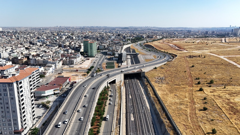 GAZİANTEP BÜYÜKŞEHİR ASFALT ÇALIŞMALARINA ARALIKSIZ DEVAM EDİYOR