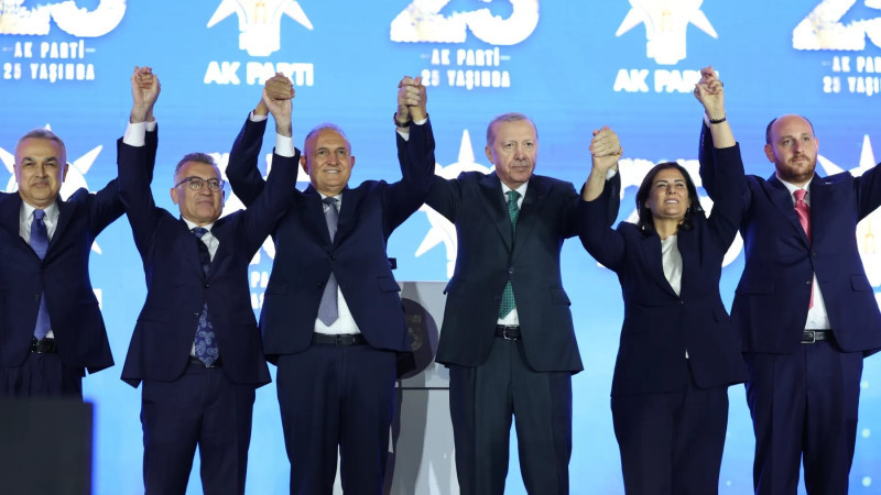 Cumhurbaşkanı Erdoğan liderliğindeki AK Parti, 25. kuruluş yıl dönümünü Millet Bahçesi'nde kutladı.