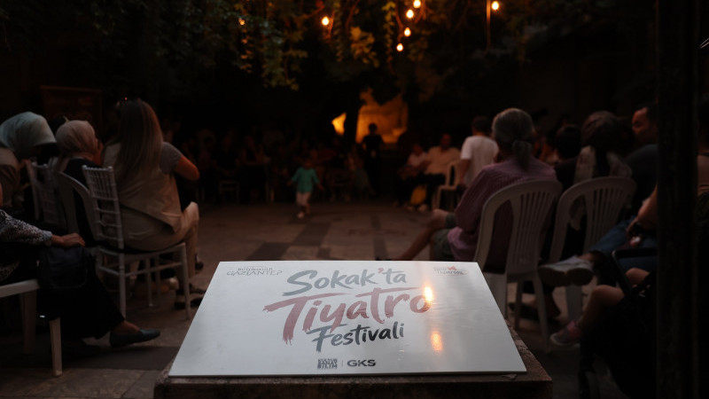 ŞEHİR TİYATROSU SOKAKTA TİYATRO FESTİVALİ BAŞLADI