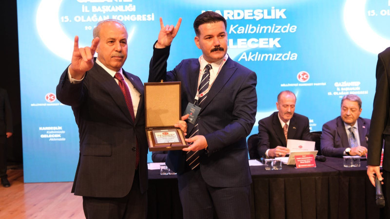 MHP GAZİANTEP İL KONGRESİ’NDE DUYGU DOLU ANLAR