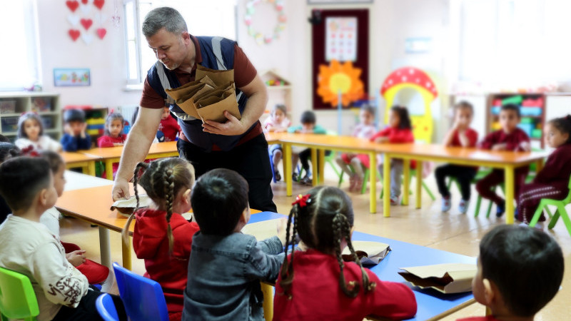 GAZİANTEP BÜYÜKŞEHİR’DEN ANAOKULU ÖĞRENCİLERİNE SİMİT VE SÜT DESTEĞİ